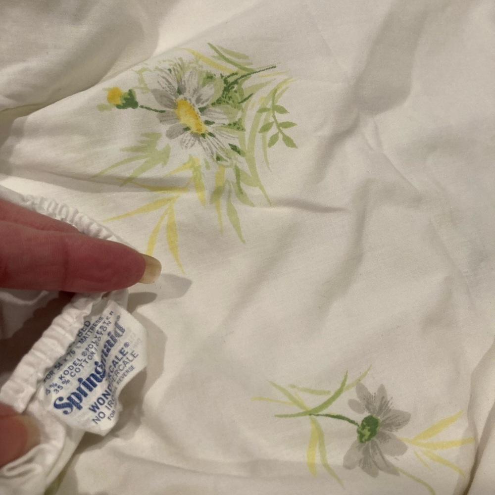 Vintage 1960’s full fitted‎ sheet. 151